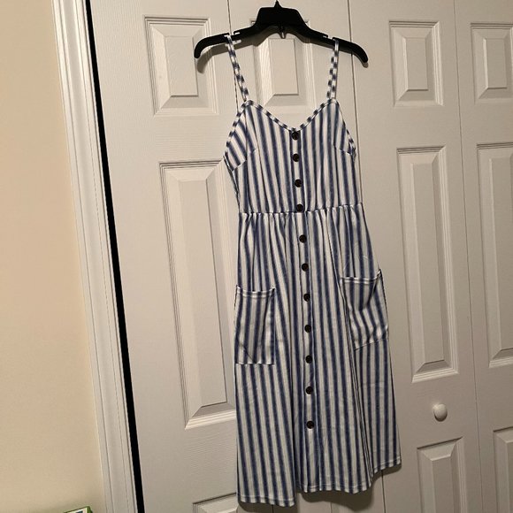 Dresses & Skirts - Dress